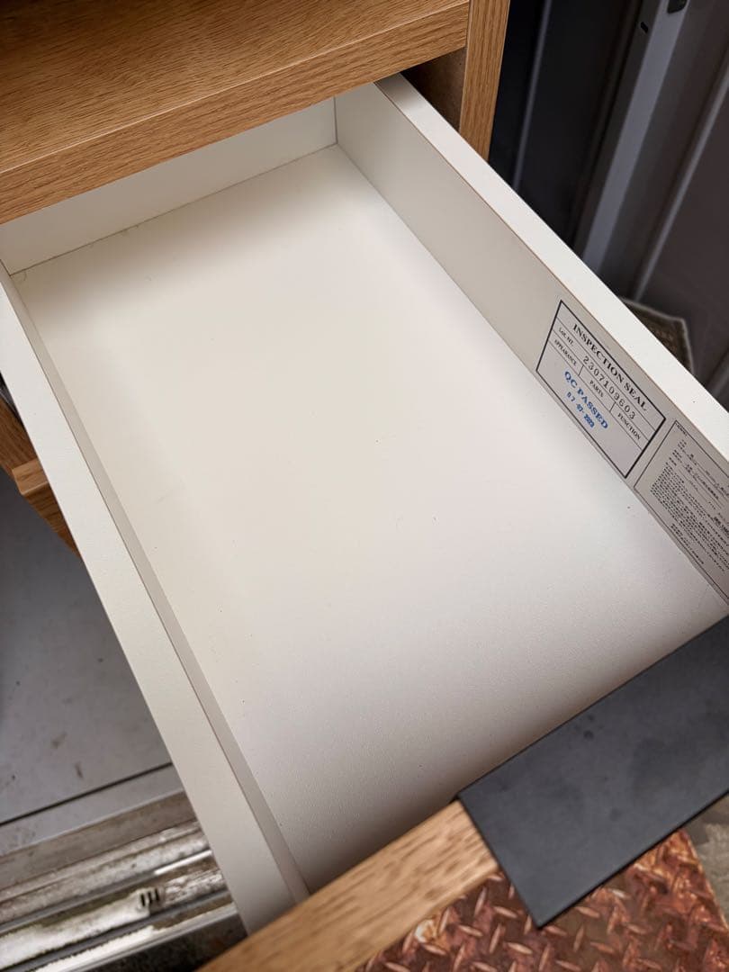 ニトリ木目調のサイドテーブル2引き出し付き