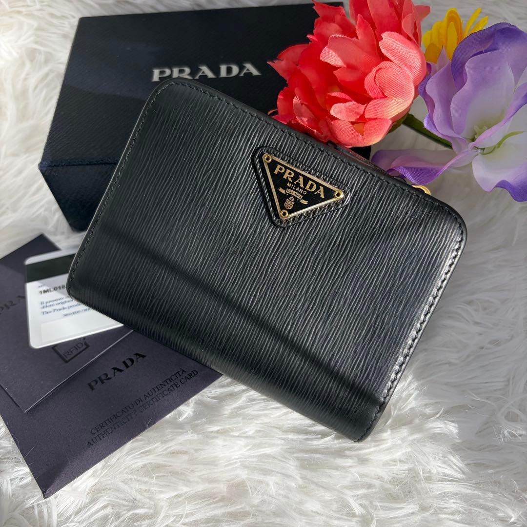 RFID搭載/美品✨プラダ　二つ折り財布 ヴィッテロムーヴ　レザー 三角 黒
