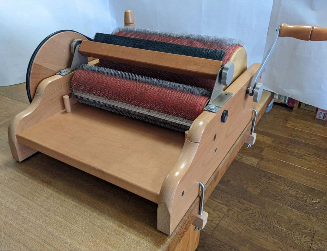 アシュフォード　ワイドドラムカーダー（木製、手廻し、2段階スピード調整）