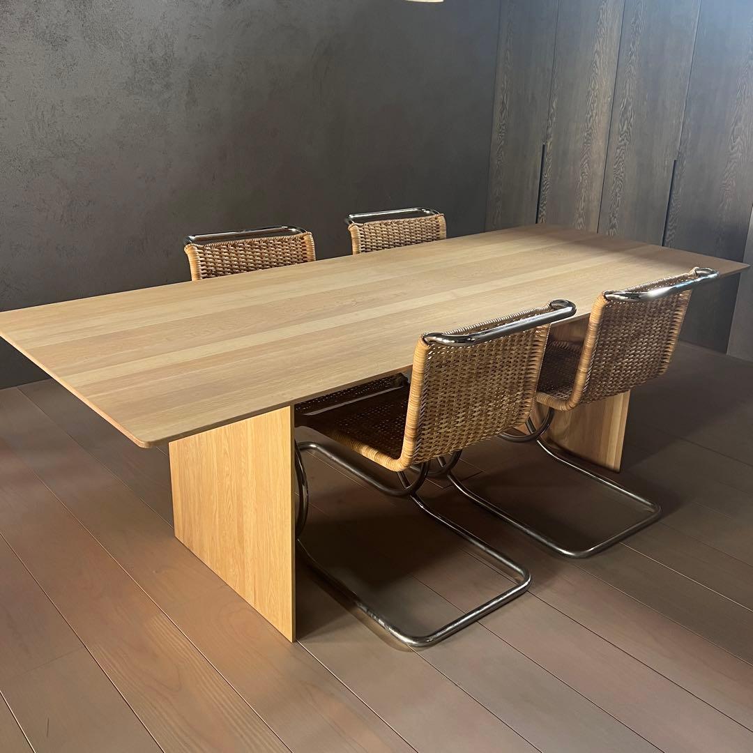 カリモクケーススタディ ダイニングテーブル コンランショップ 代官山