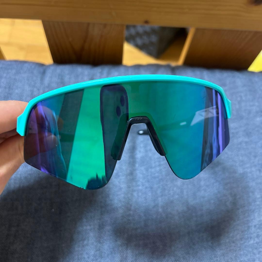 オークリーサングラスSutro Lite のエメラルド色