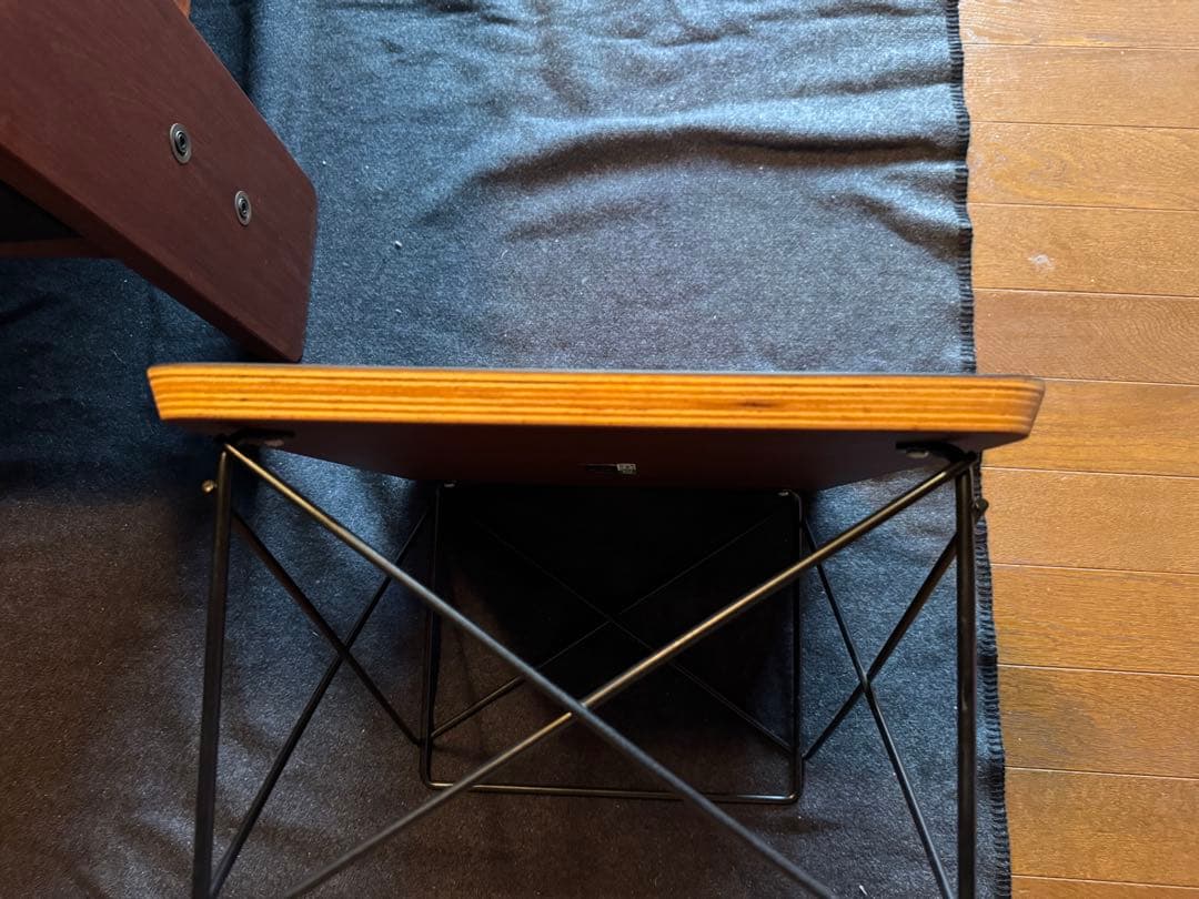 ハーマンミラー イームズワイヤーベーステーブル ブラック×ブラック