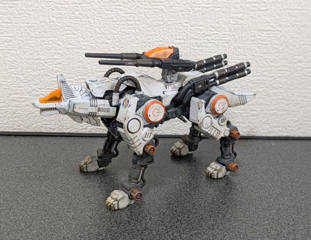 1/100 リアライズモデル RMZ-003 コマンドウルフ 塗装済み完成品