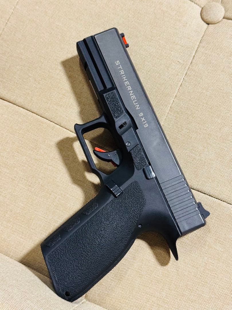 carbon8 ストライカー9 CO2ガスガン