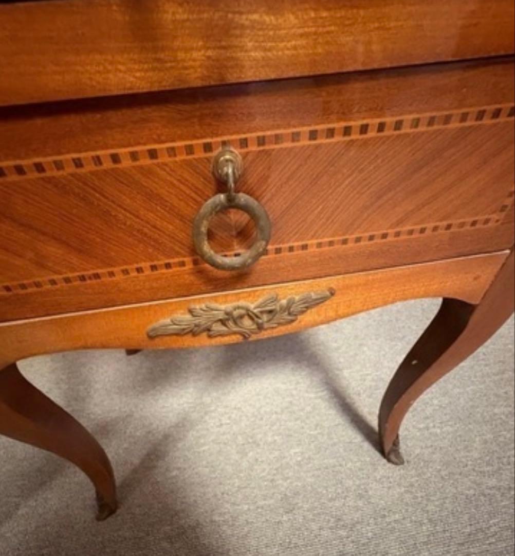 木製ヘリンボーンパターンチェスト