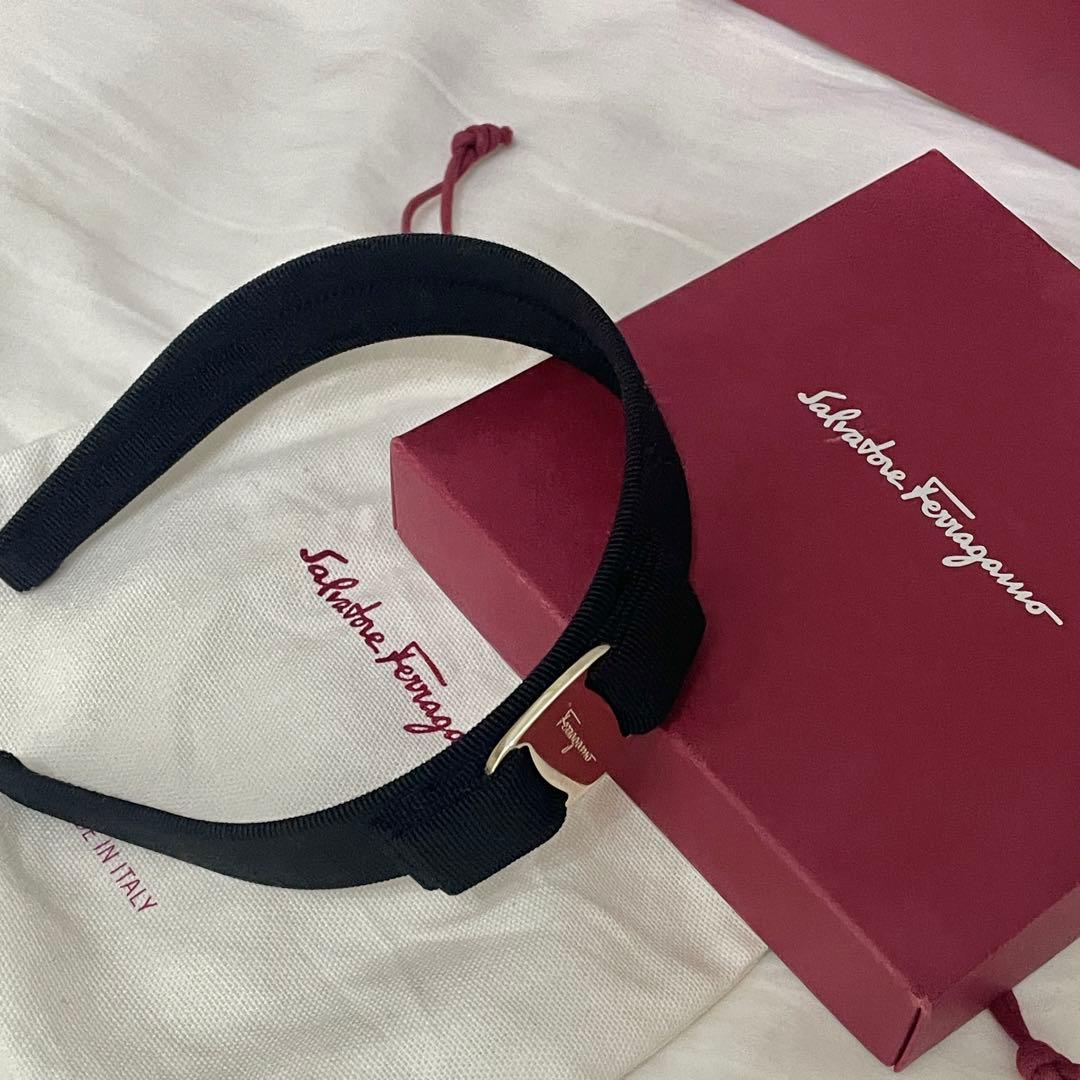 【極美品】Salvatore Ferragamo カチューシャ リボン　ブラック