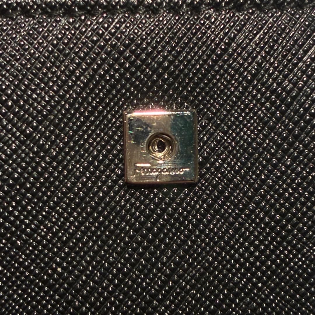 user_31d064ff フェラガモ 二つ折り財布