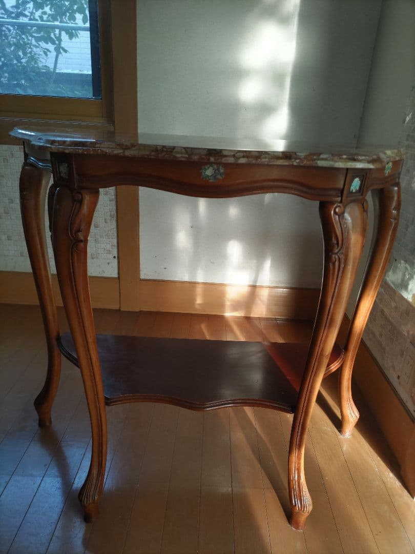 大理石天板の西洋家具