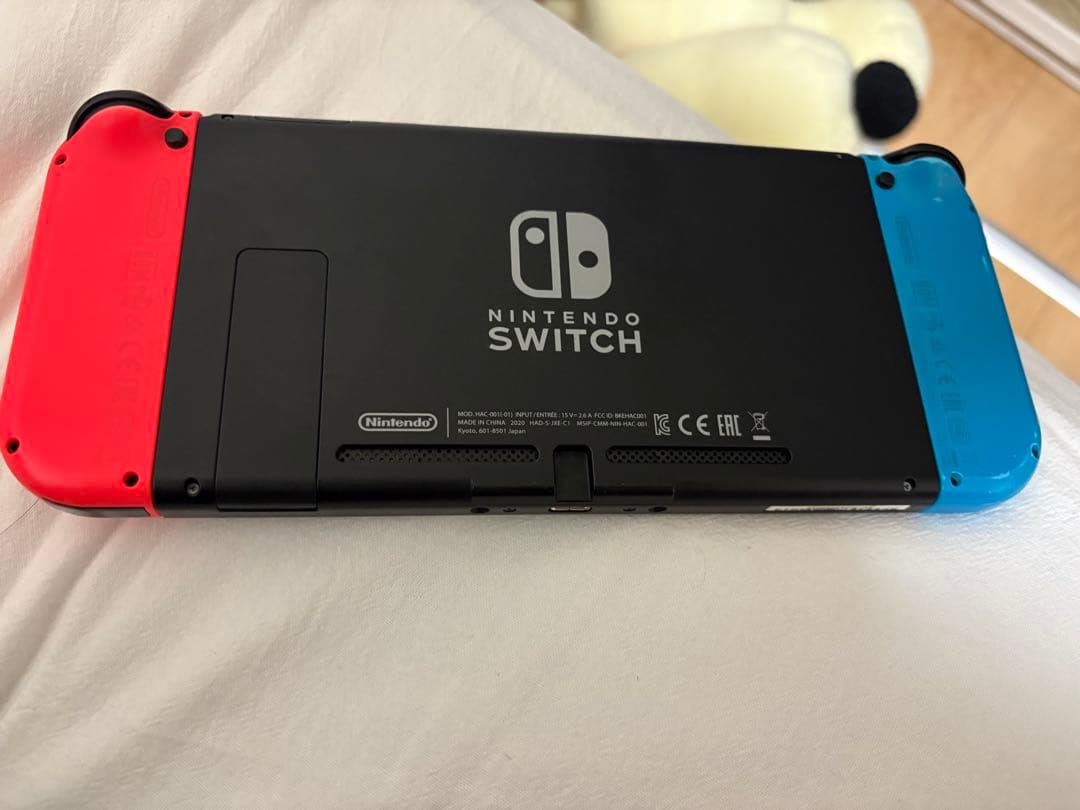d*9様 Nintendo Switch 本体 青/赤 ジョイコン付き