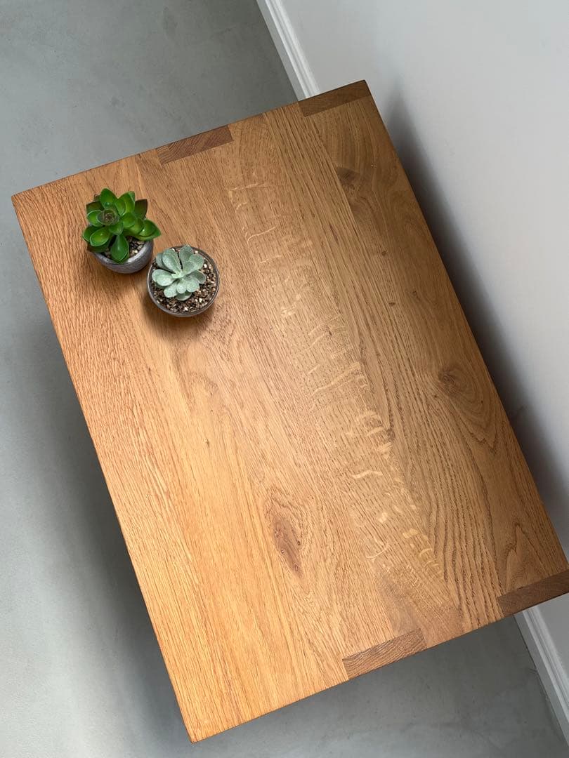 オーク無垢材の木製サイドテーブル