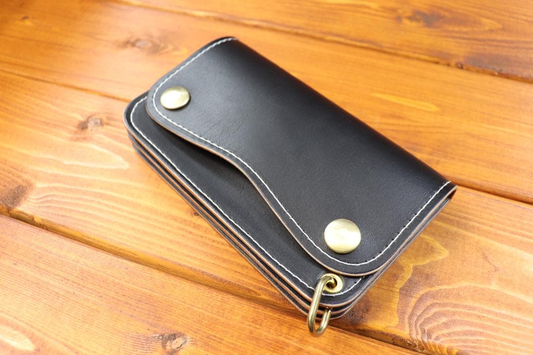 ミドルラッカーウォレット　栃木レザー 真鍮 3層収納たっぷり