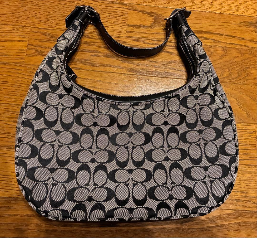 COACH ショルダーバッグ シグネチャークロワッサン 黒
