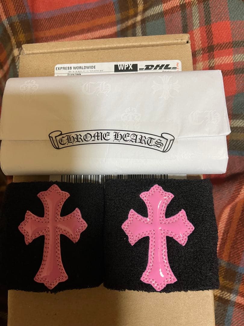 CHROME HEARTS ピンククロス リストバンド web限定品