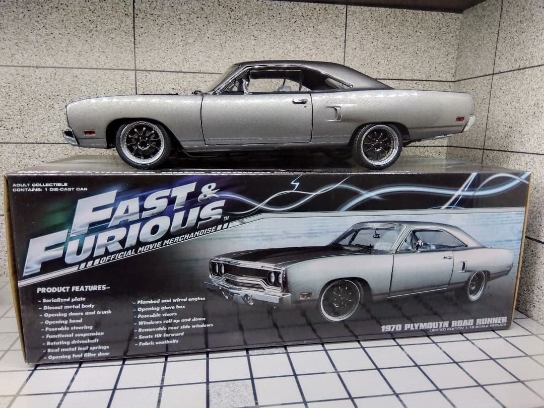 1/18 グリーンライト 1970 Plymouth Road Runner