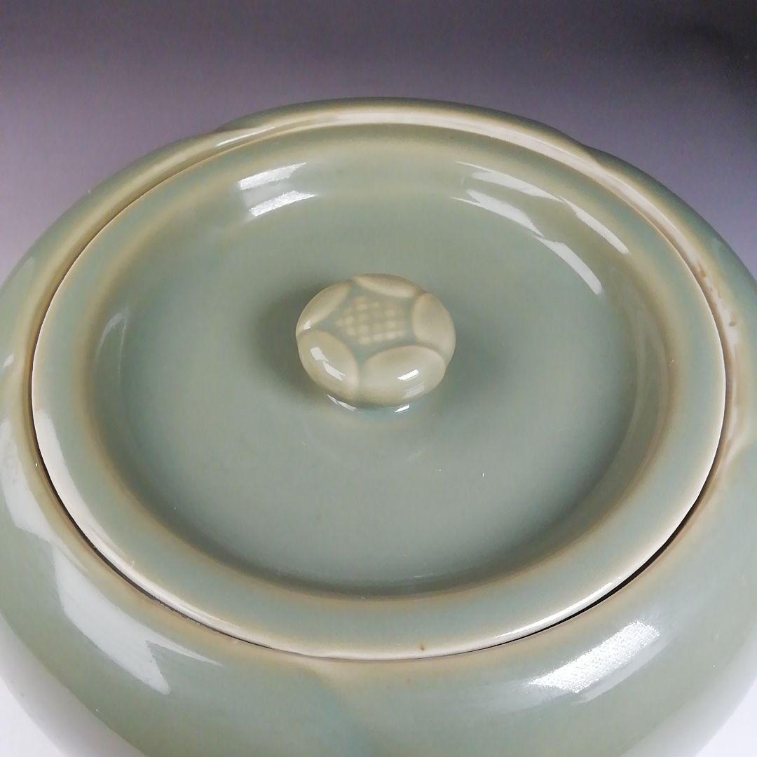 Ｗ７５　水指　『青磁　捻梅　水指』『梅峰 造』　共箱　茶道具