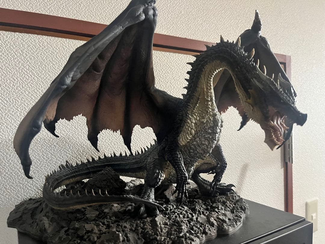 丸ミラボレアスフィギュア