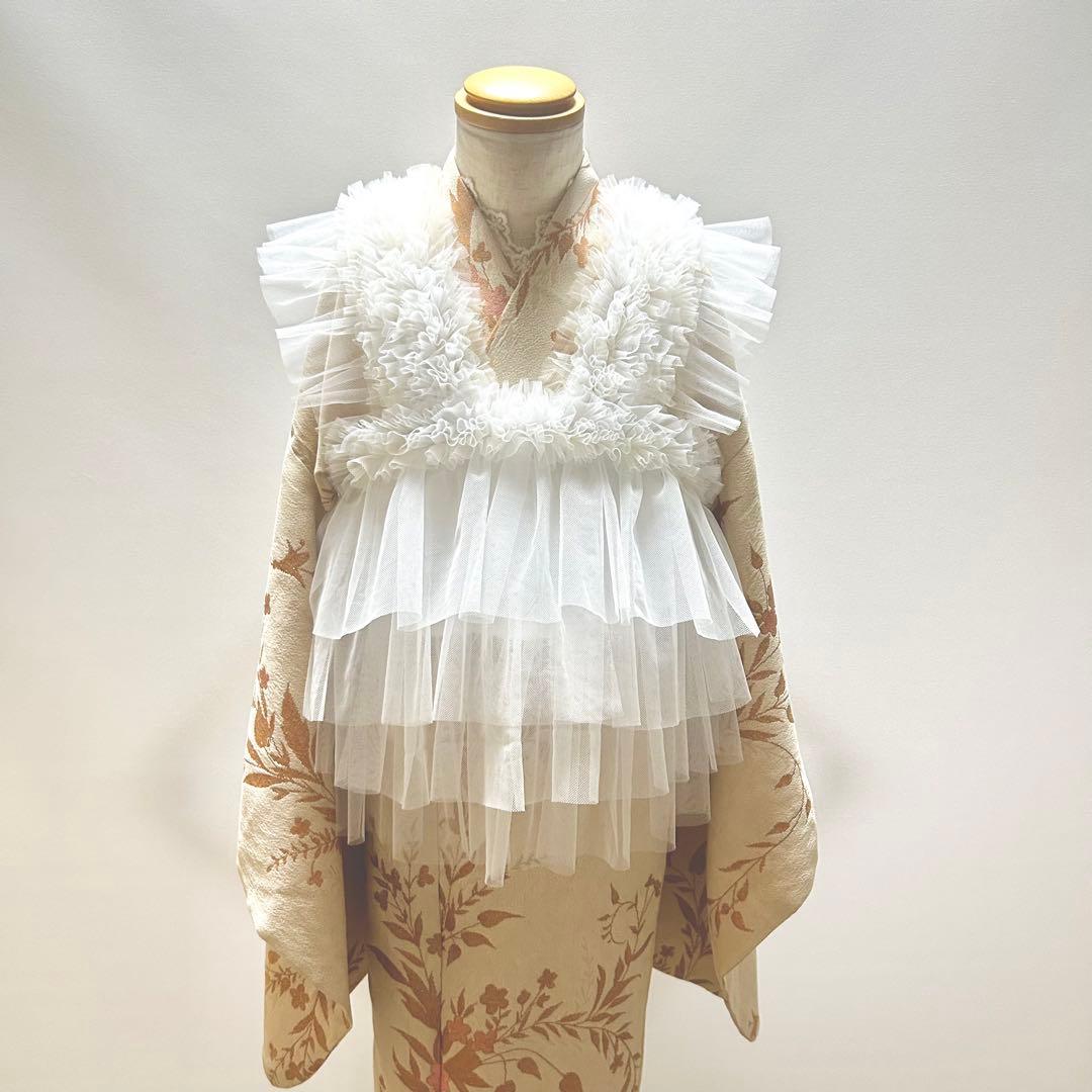 フリルホワイト　1点