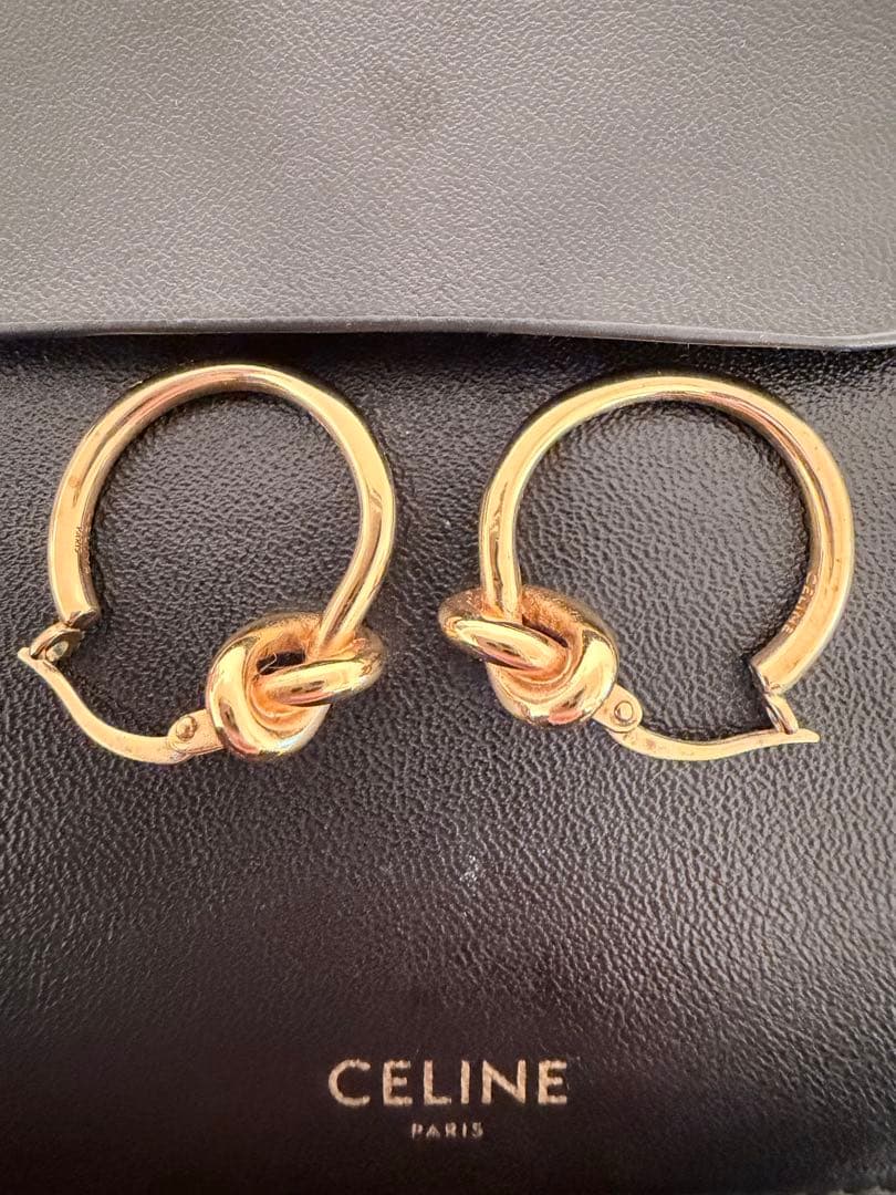 CELINE ノット スモールフープ / ゴールドフィニッシュ ブラス