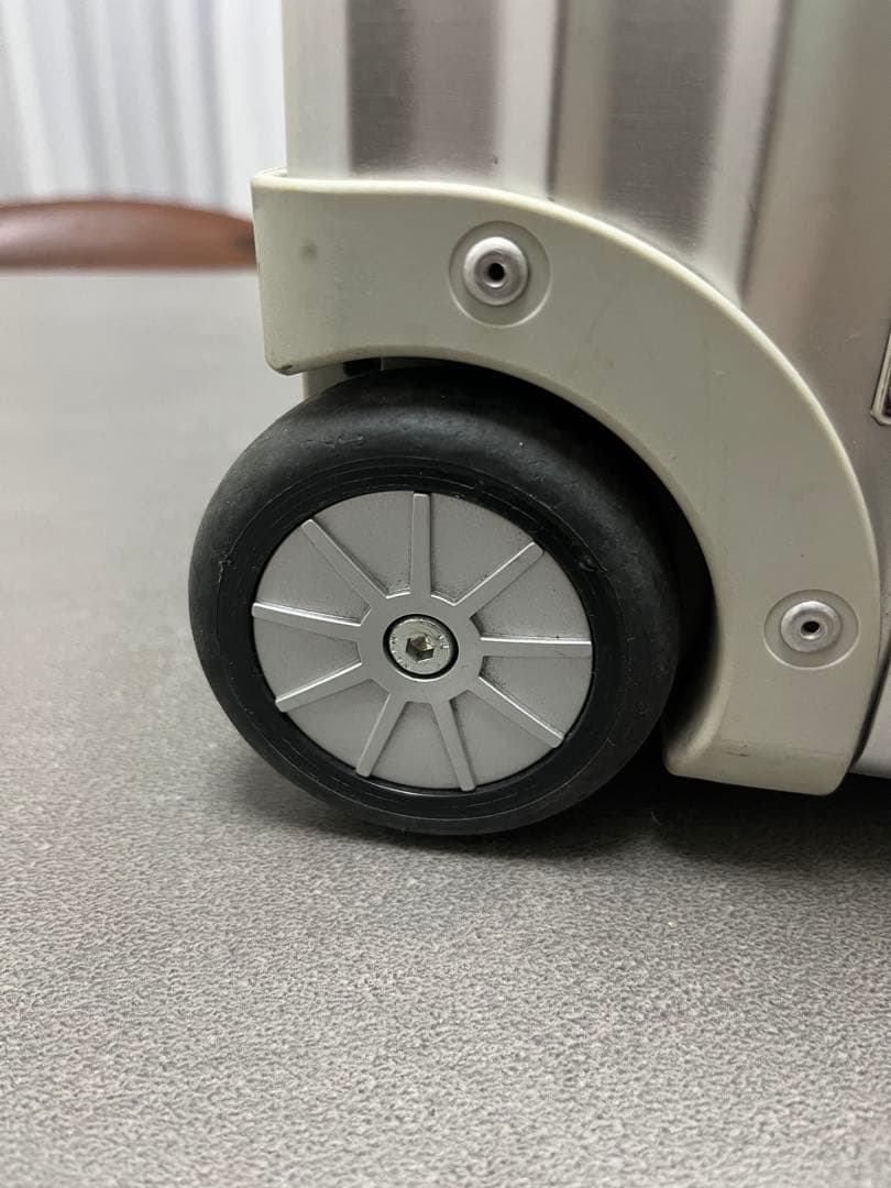 未使用ネームタグ付 RIMOWA クラシックフライト 33Lリモワ