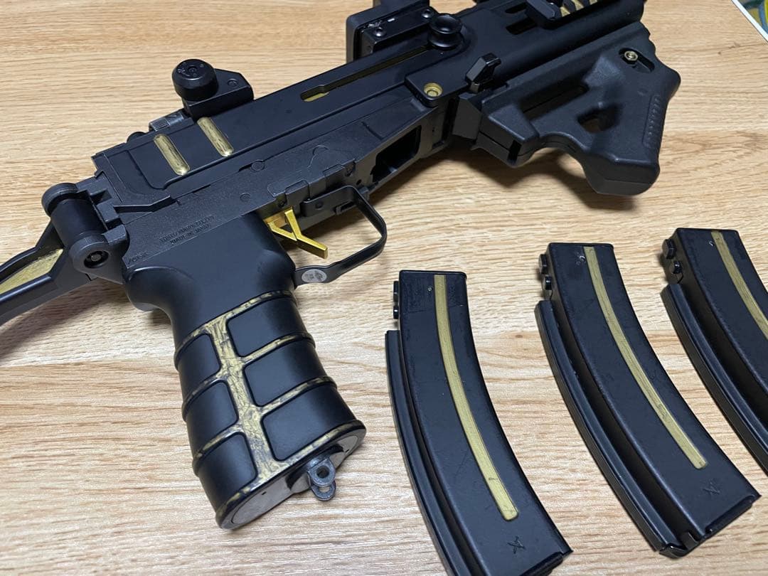 SCORPION mod.M 電動ガン ブラック/ゴールド