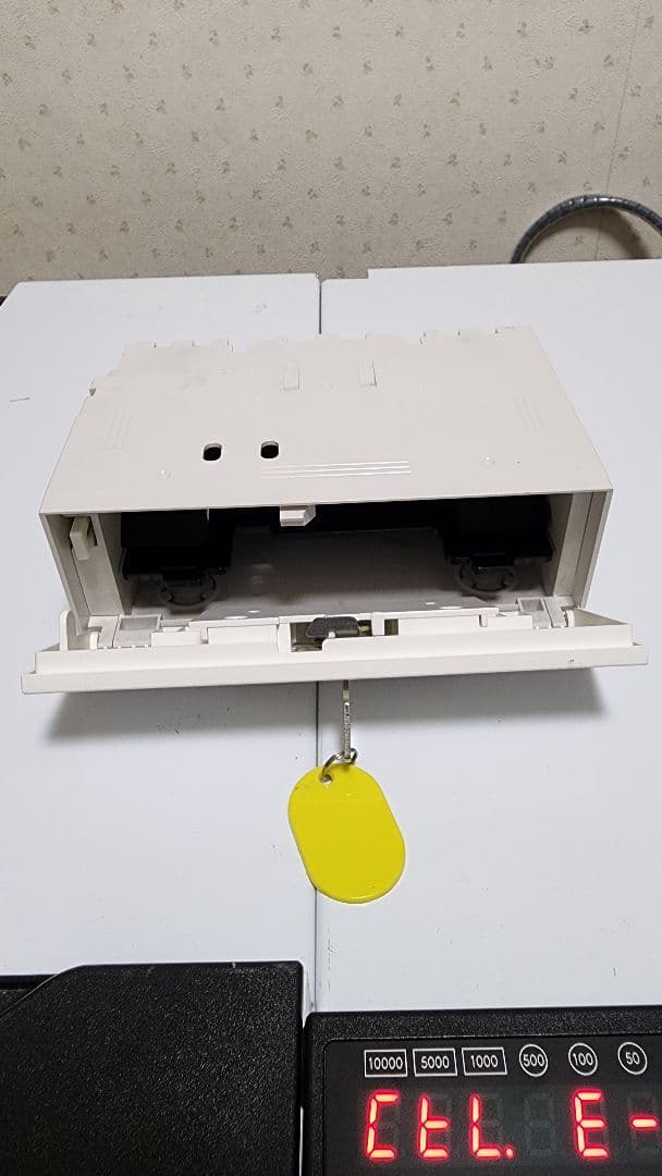 【新紙幣不可-新硬貨対応】自動釣銭機　富士電機　ECS-777