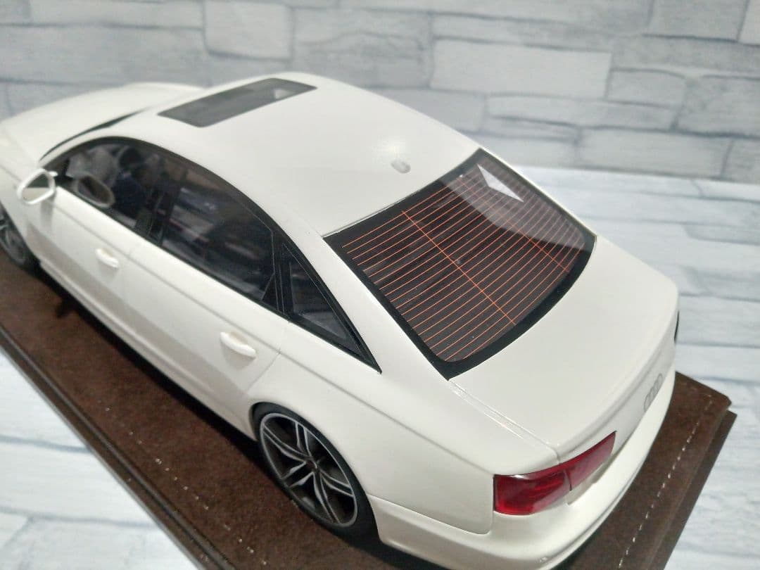 1/18 アウディS6 セダン　ミニカー　ホワイト　50台限定品