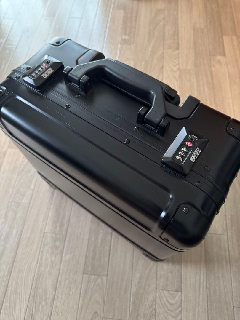 ZERO HALLIBURTON アルミニウムキャリーケース ブラック