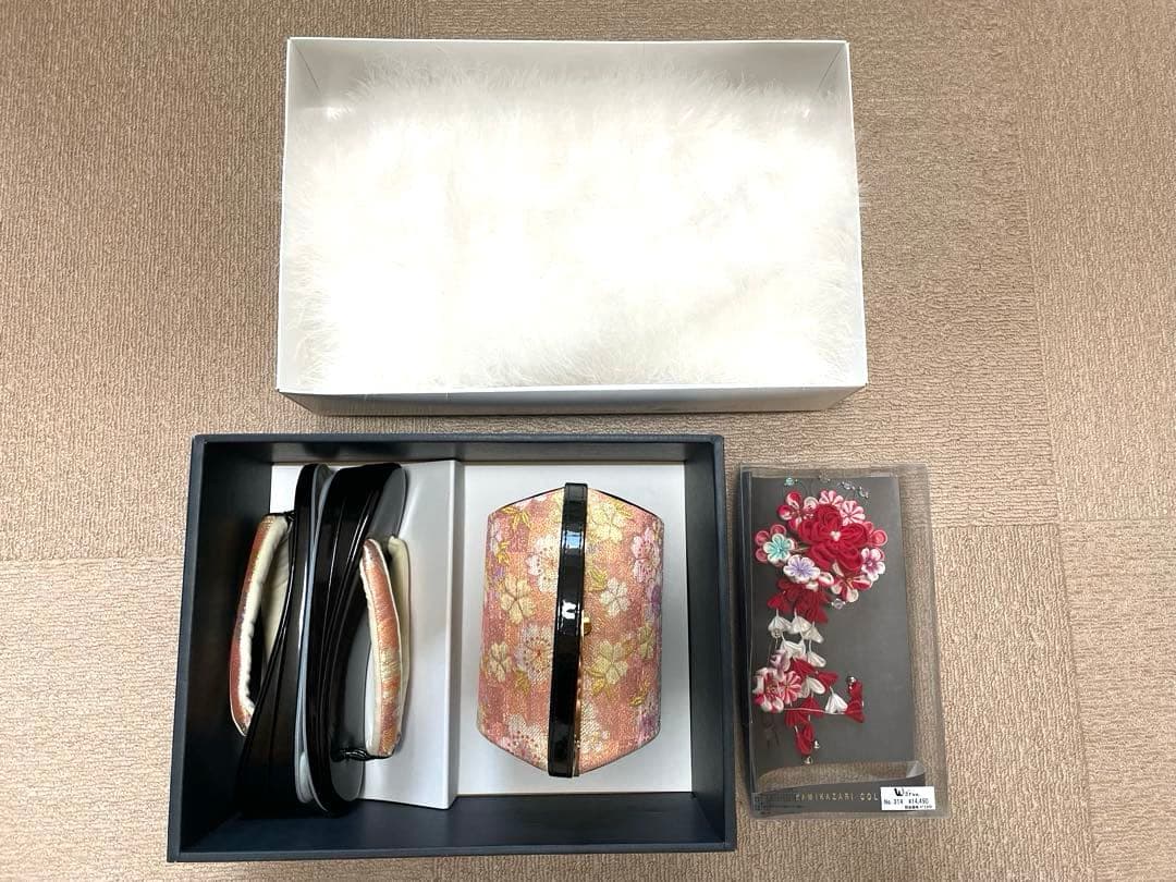 成人式　髪飾り　和装用バッグ　下駄　ファーショール　小物4点セット　和つう