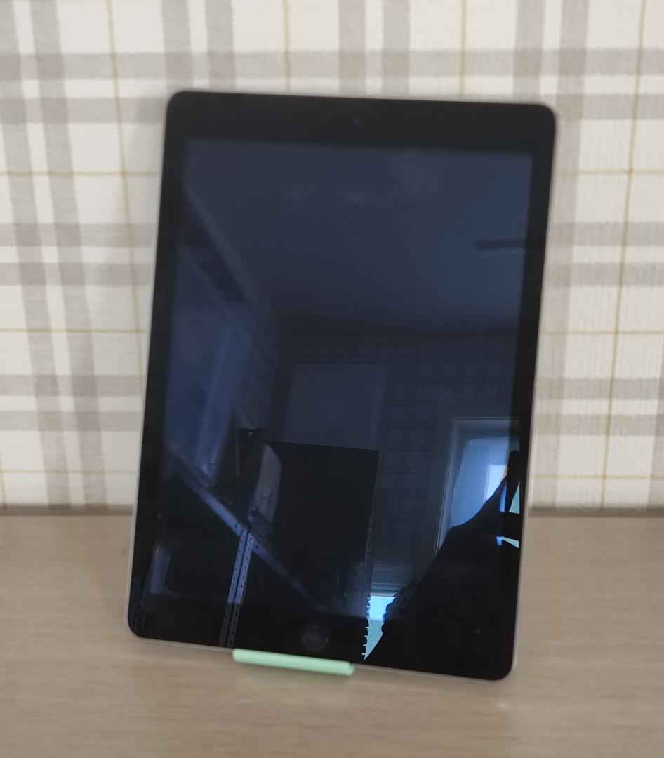 美品 iPad Air2 A1556 128GB シルバー