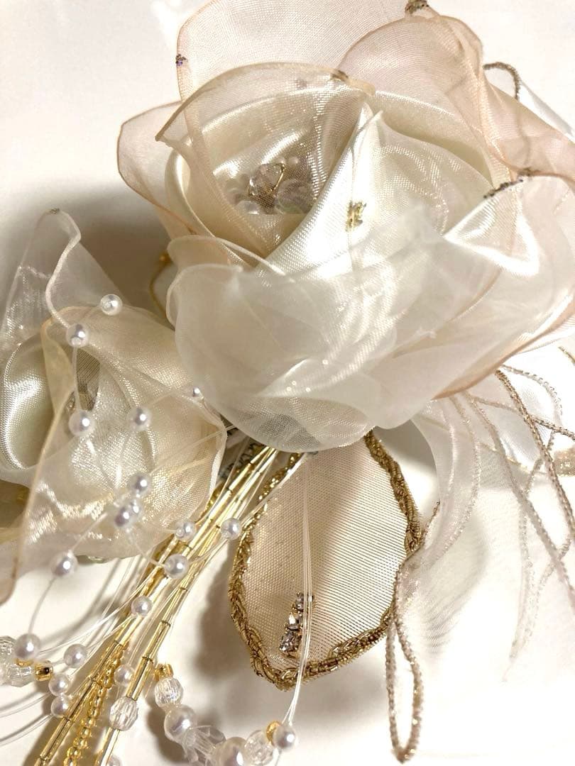 東京ソワール　PETITSOIR コサージュ ブローチオフホワイト色　新品未使用