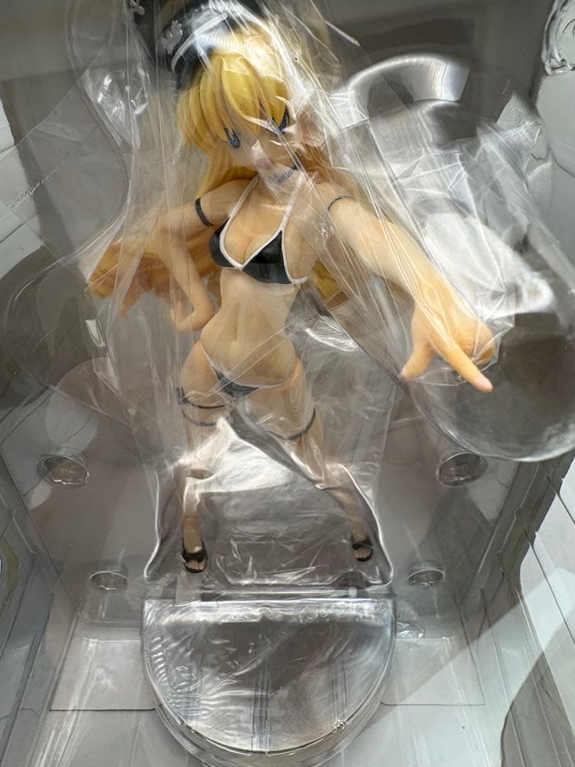 回天堂 レーティア・アドルフ ビキニver. フィギュア