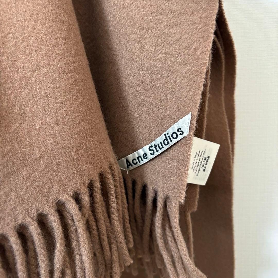 Acne Studios ベージュマフラー