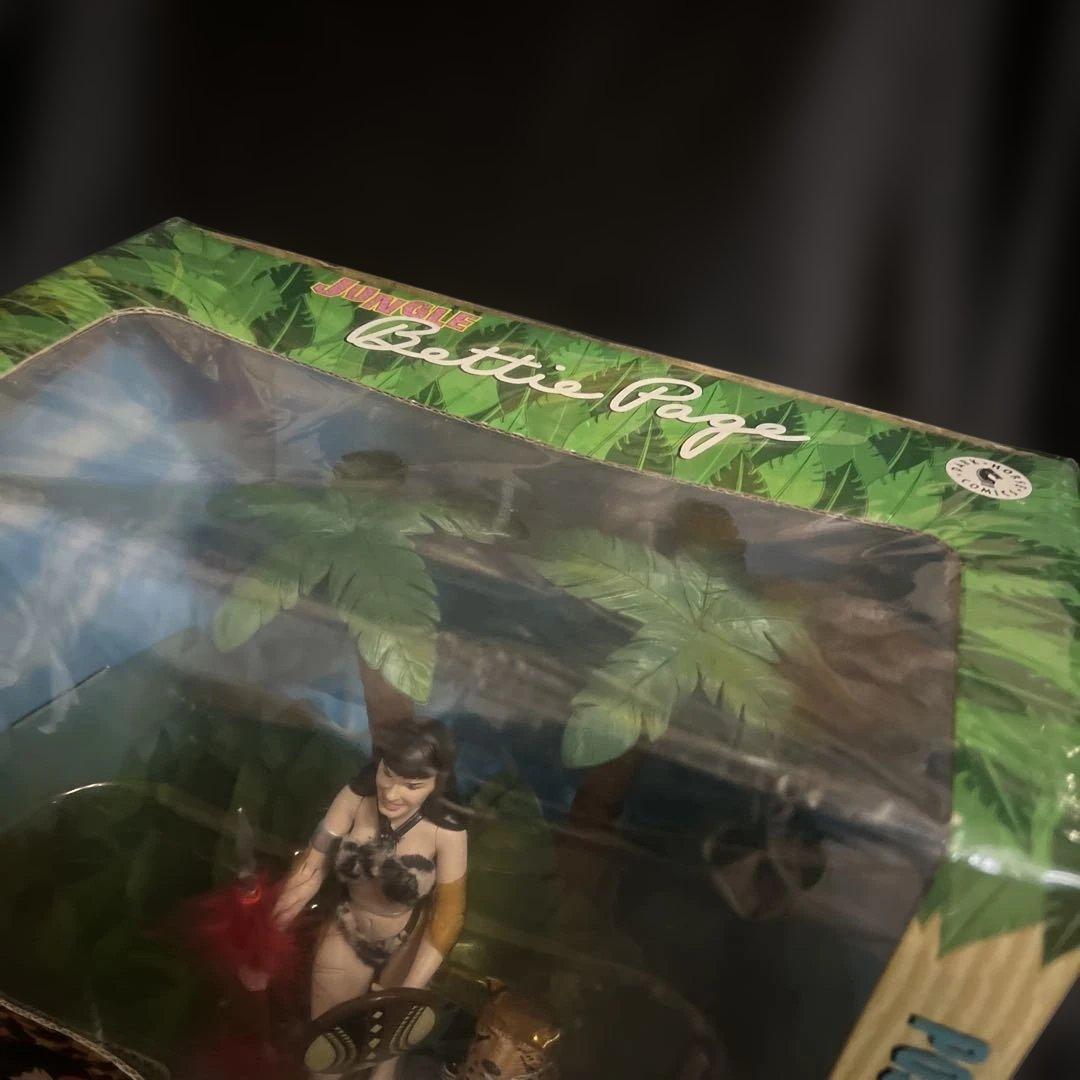 ベティペイジ　フィギュア　ポッシブルフィギュア　入手困難　激レア　貴重