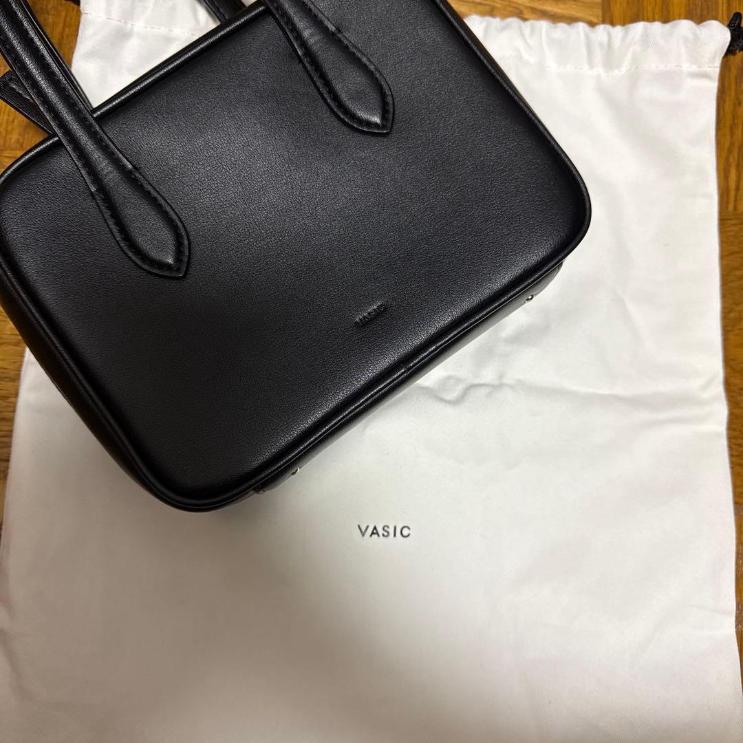 VASIC ブラック ハンドバッグ