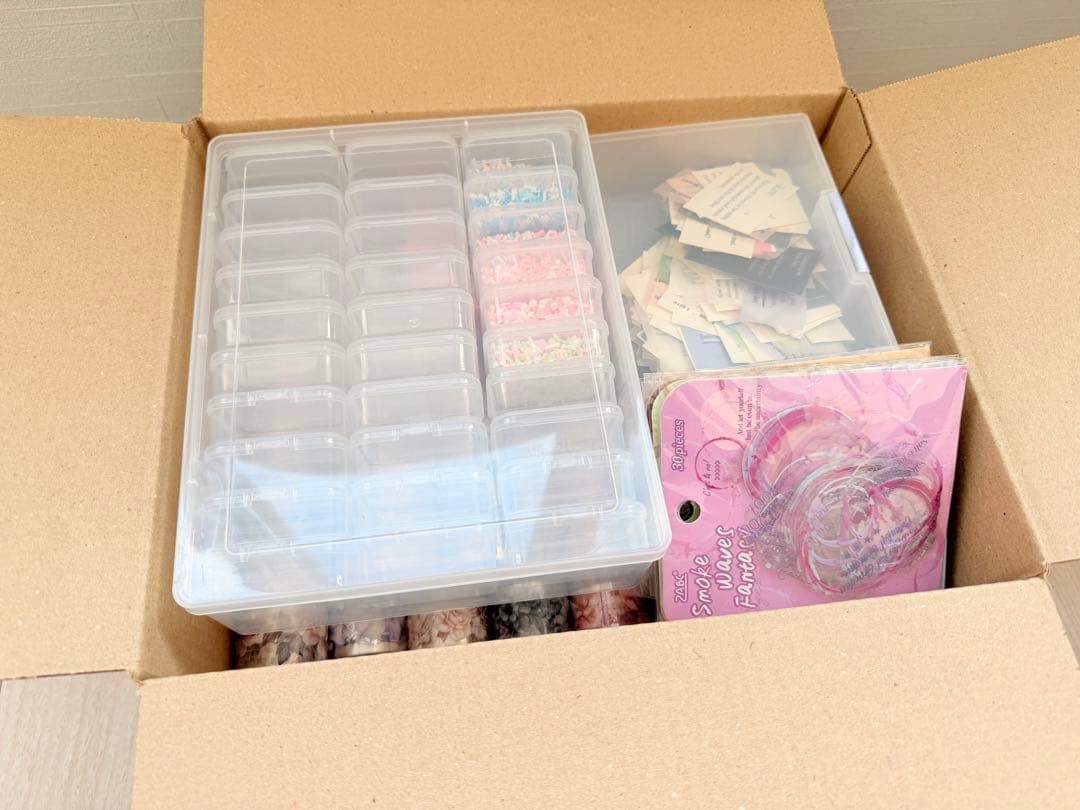 コラージュ素材　パーツ　ビーズ　大容量　処分