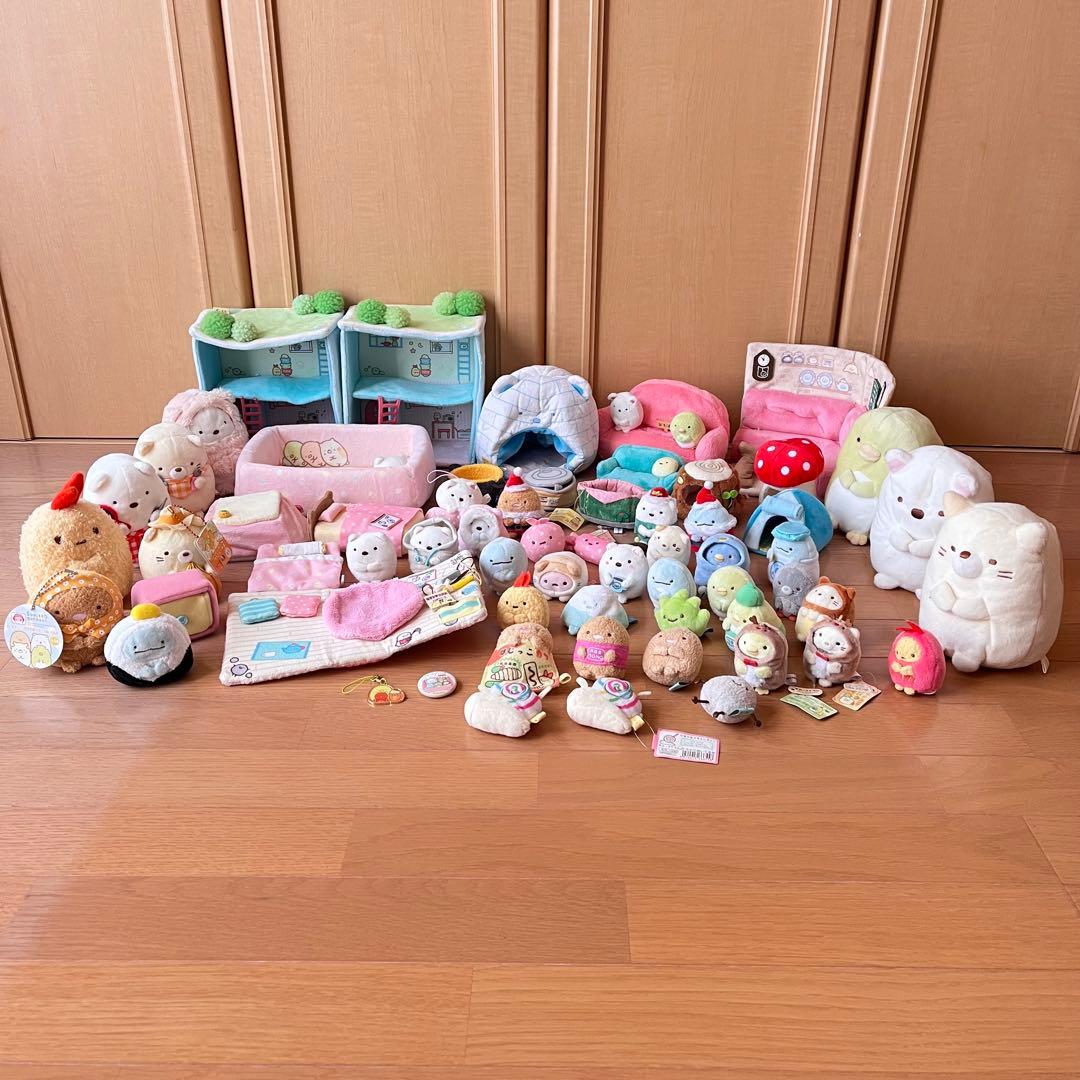 【まとめ売り！】64点　すみっコぐらし　ぬいぐるみ　マスコット　ストラップお部屋