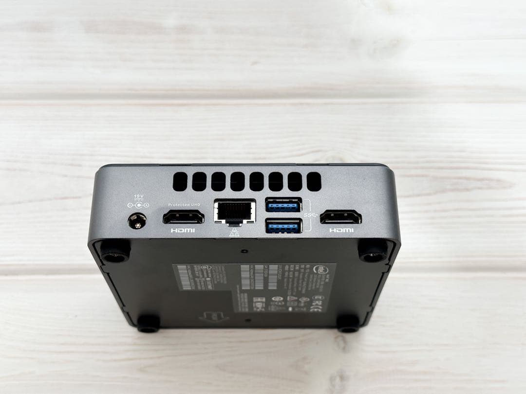 ①Intel NUC7i3DNK ミニPC 第7世代i3 Windows11