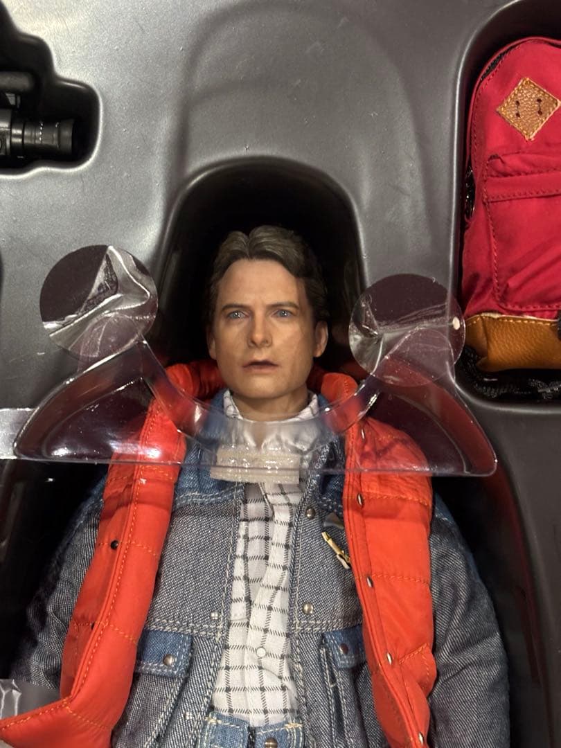 ホットトイズ バックトゥザフューチャー 1/6 マーティ・マクフライ