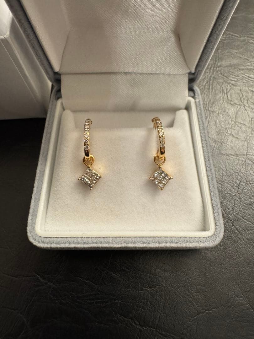 ジ*ー様 18 YG 2WAY D級ダイヤ0.2✖️2 ピアス 刻印あり 最終値