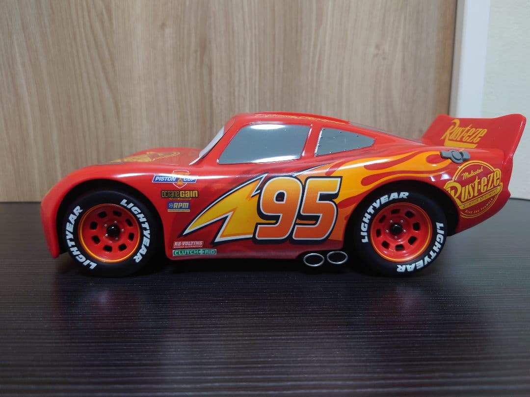 スフィロ　アルティメットライトニングマックイーン　ラジコン　カーズ