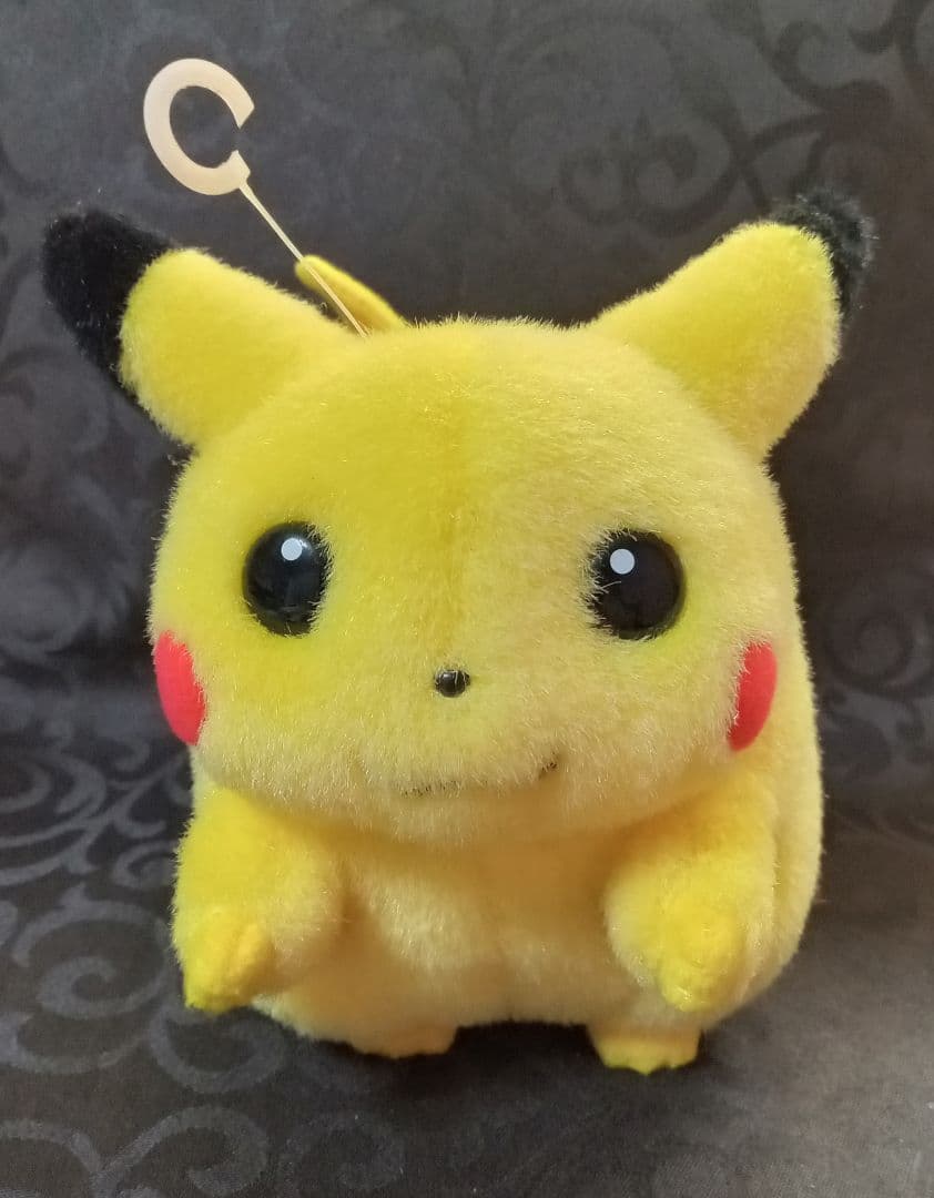ピカチュウ ぬいぐるみ TOMY タグ無し