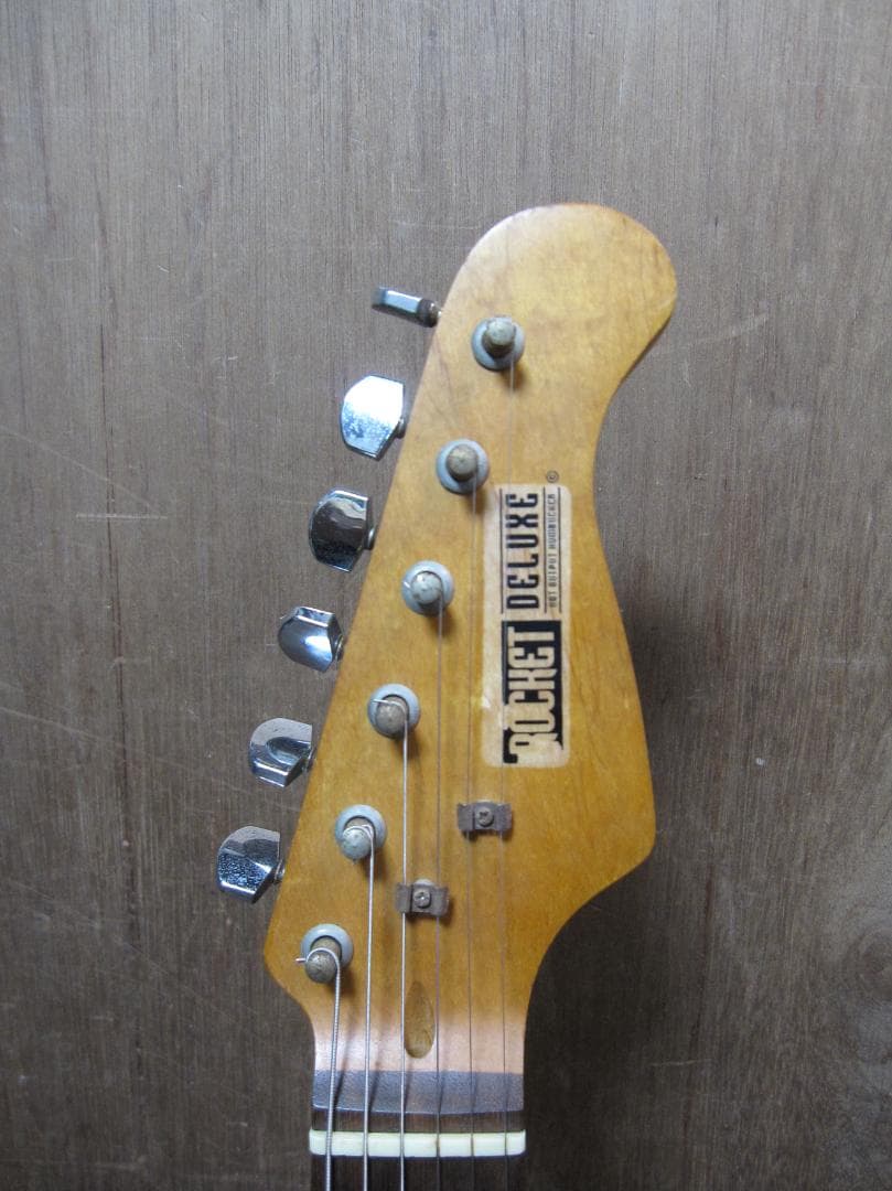 ROCKET DELUXE ストラトキャスタータイプ エレキギター