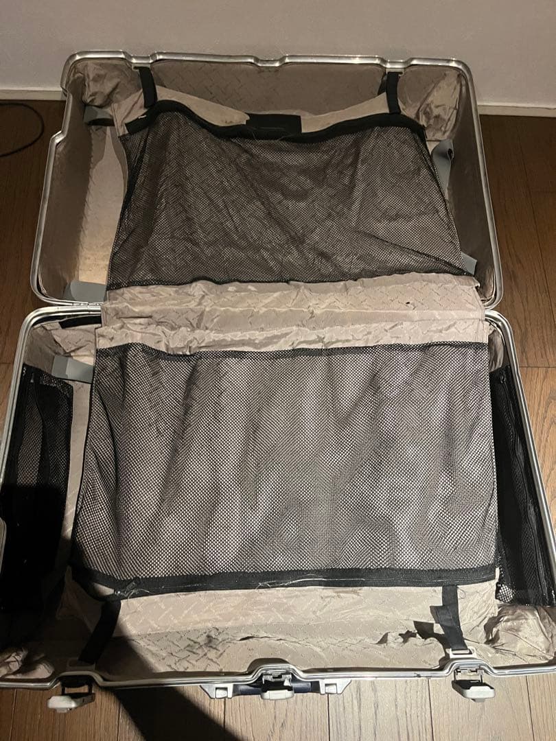 リモワ　ルフトハンザ　アキャリーケース　プルタブ