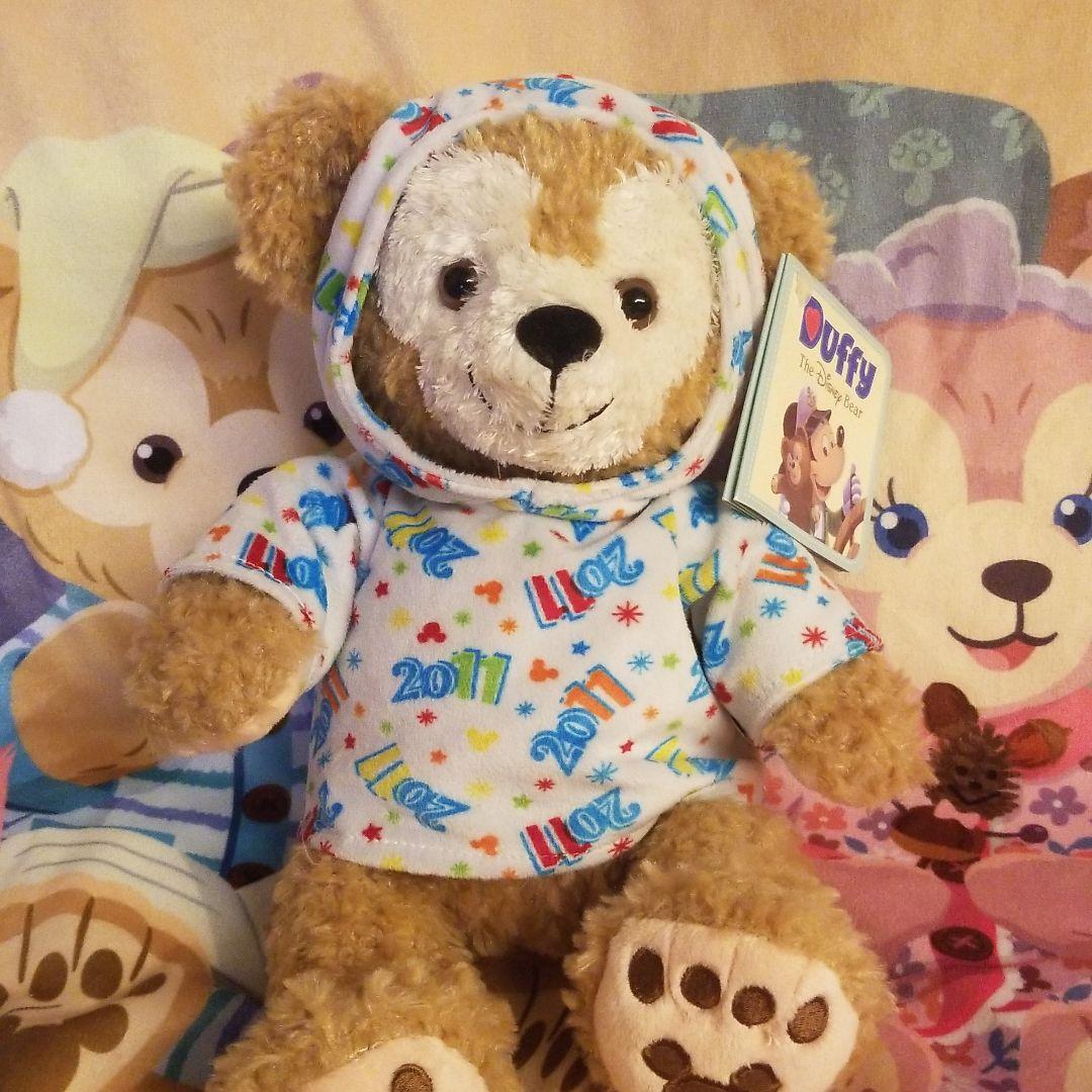 海外ディズニー　ダッフィー　ぬいぐるみ　タグストーリーブック付き　新品