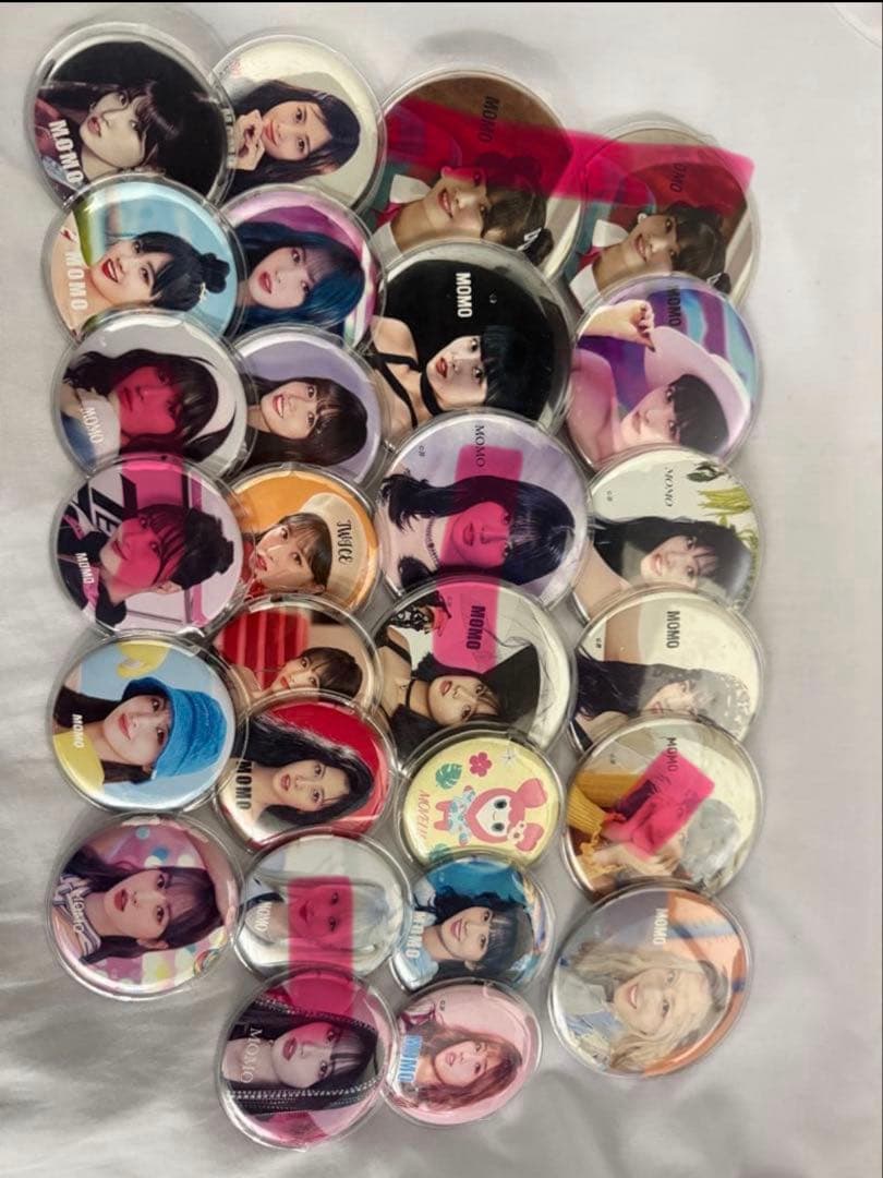 TWICE モモ 缶バッチ MOMO