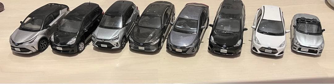 トヨタ　カラーサンプル　ミニカーセット 8台 黒・銀・白
