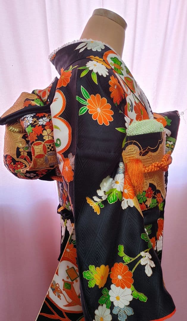 　成人式　豪華振袖　レトロ振袖　黒　振袖のみ