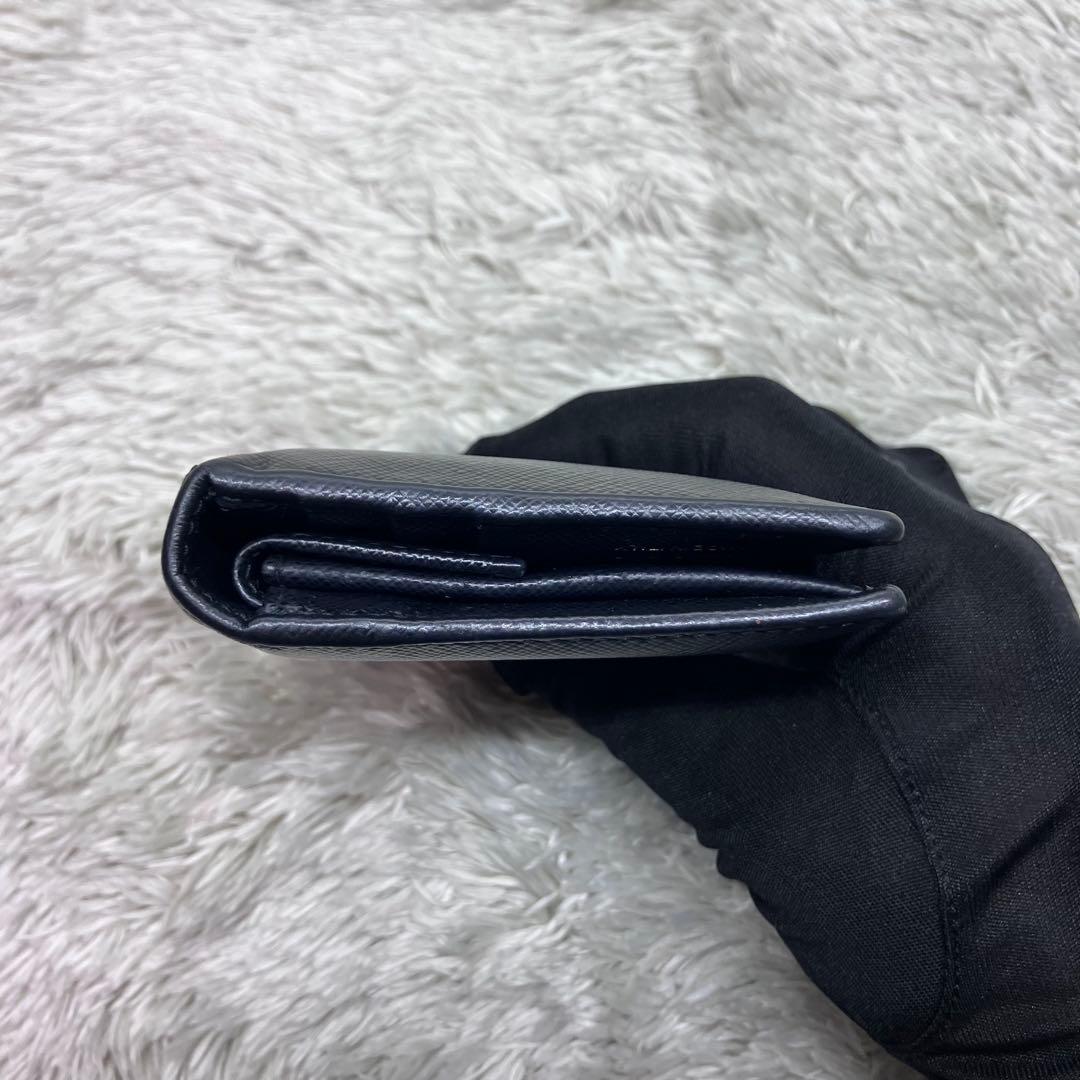 現行美品✨PRADA サフィアーノ メタルロゴ 二つ折り財布 フラップ ブラック