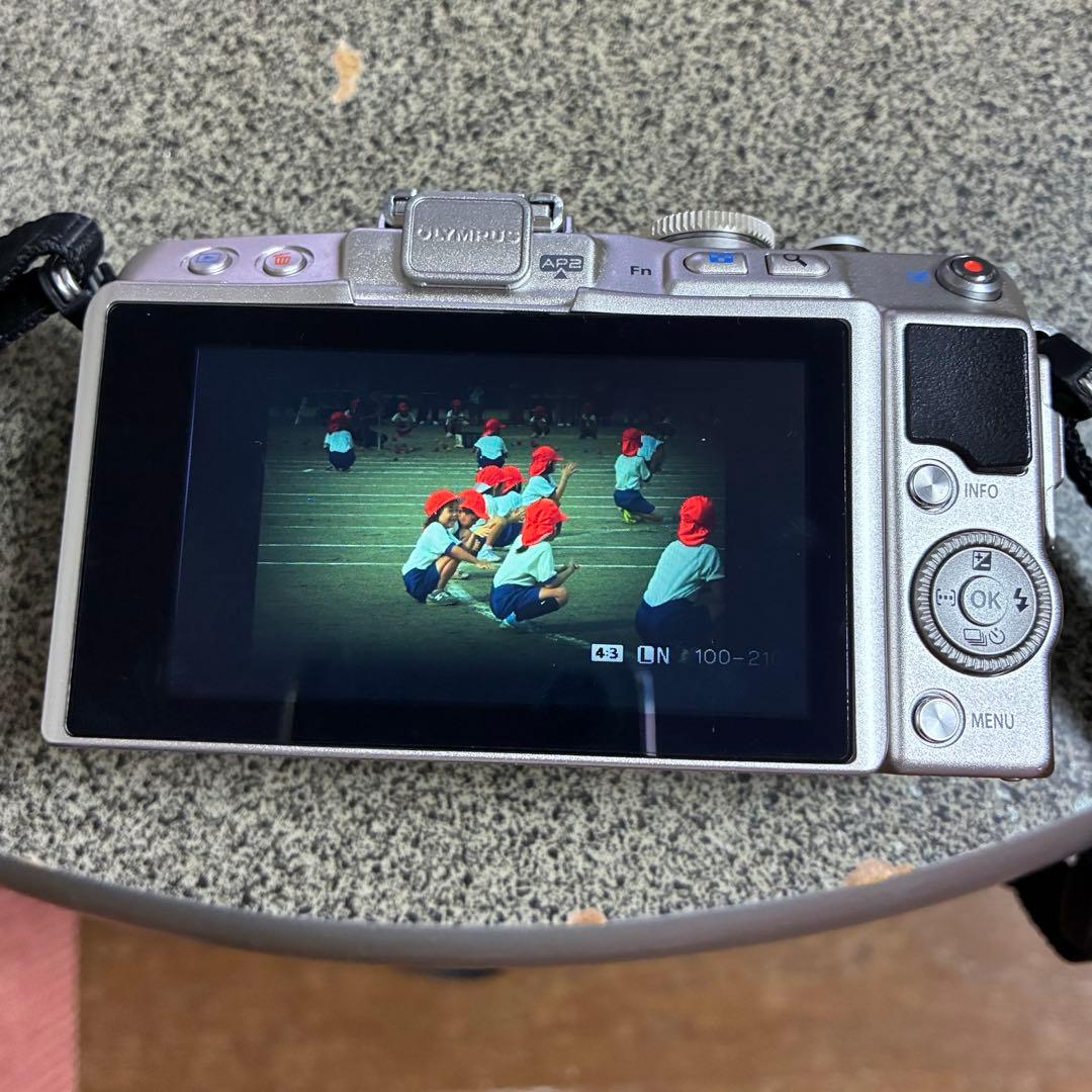 OLYMPUS PEN Lite E-PL6 ダブルズームキット 付属品