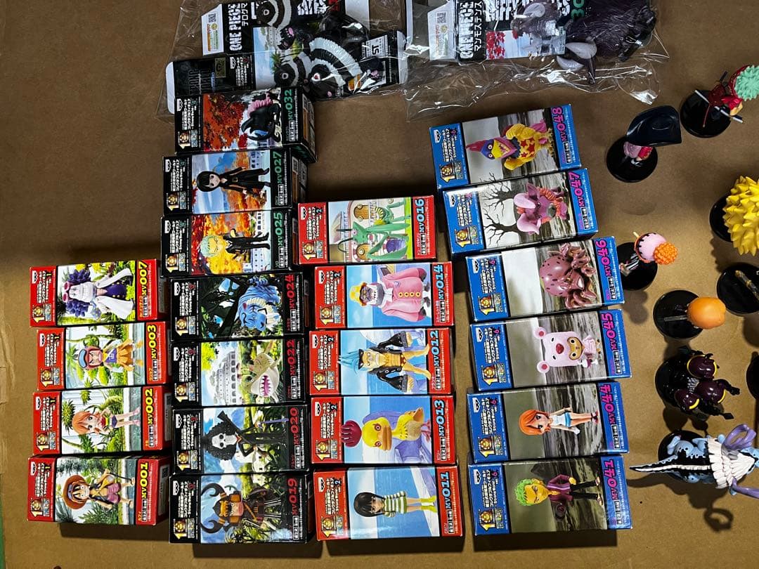 ワールドコレクタブルフィギュア　ストロングワールド　ワンピース 40体